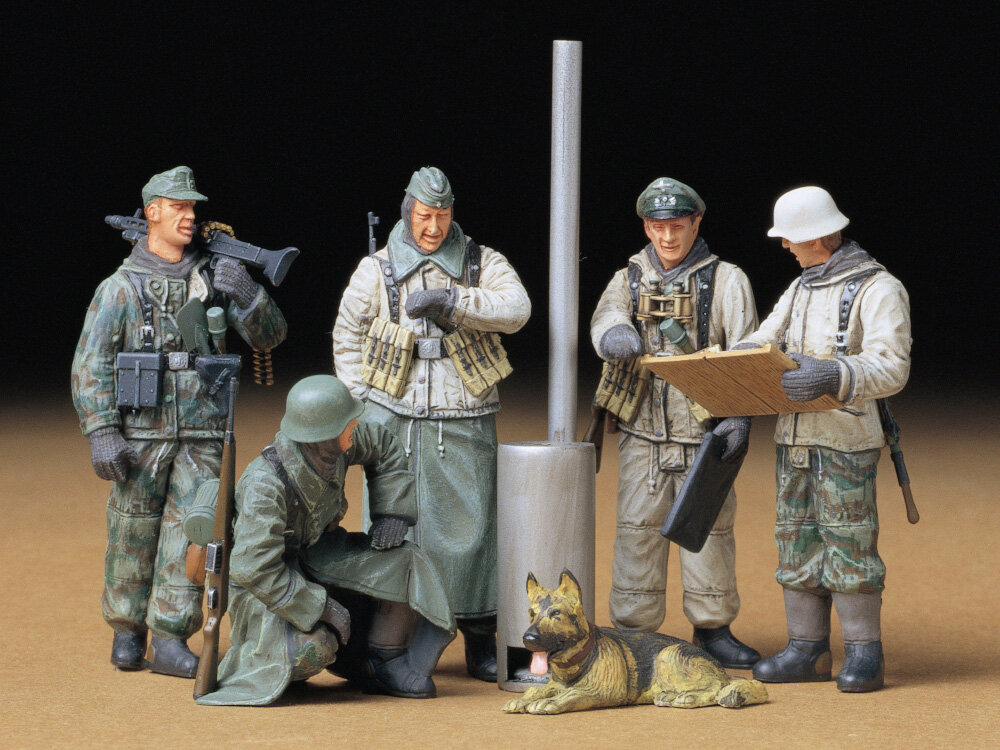 Tamiya German Soldiers at Field Briefing 1:35 #35212