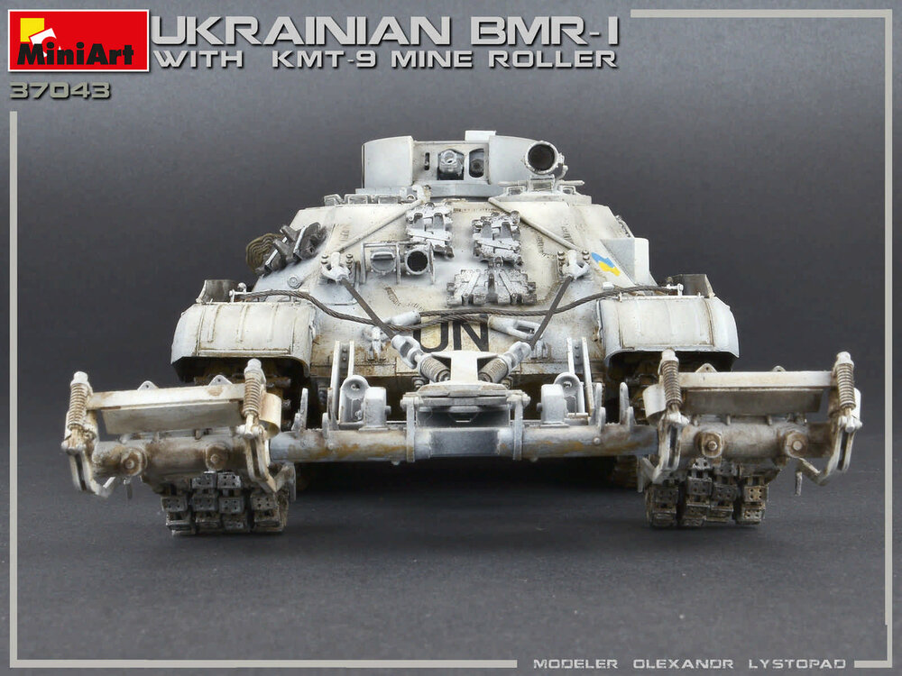 MiniArt 37043 Ukrainian BMR-1 w/KMT-9 1/35