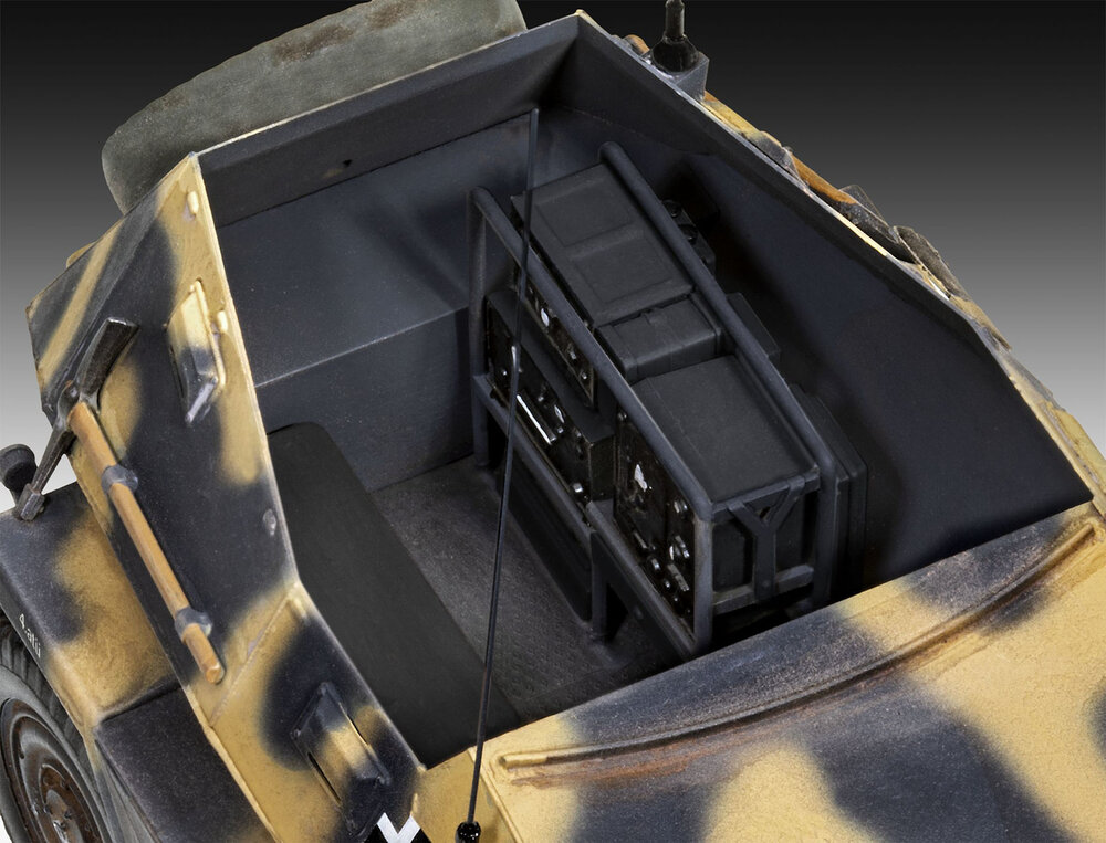 Revell 03335 German Command Armoured Vehicle 1:35