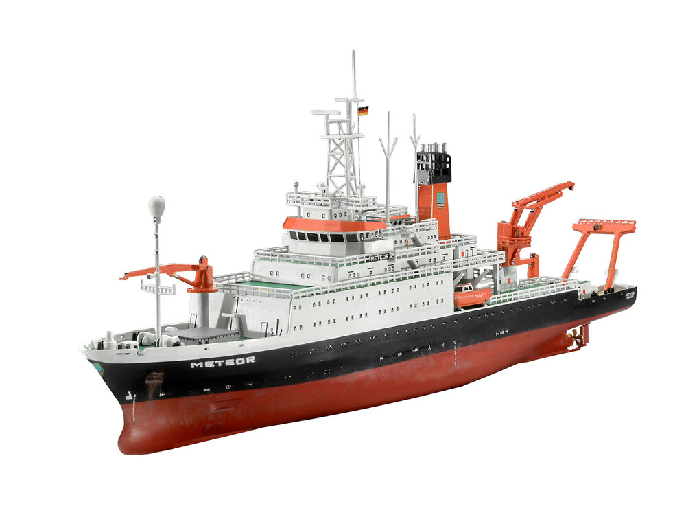 Revell 05218 German Research Vessel Meteor 1:300