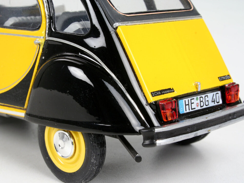 Revell Citro&euml;n 2CV Charleston 1:24 #07095
