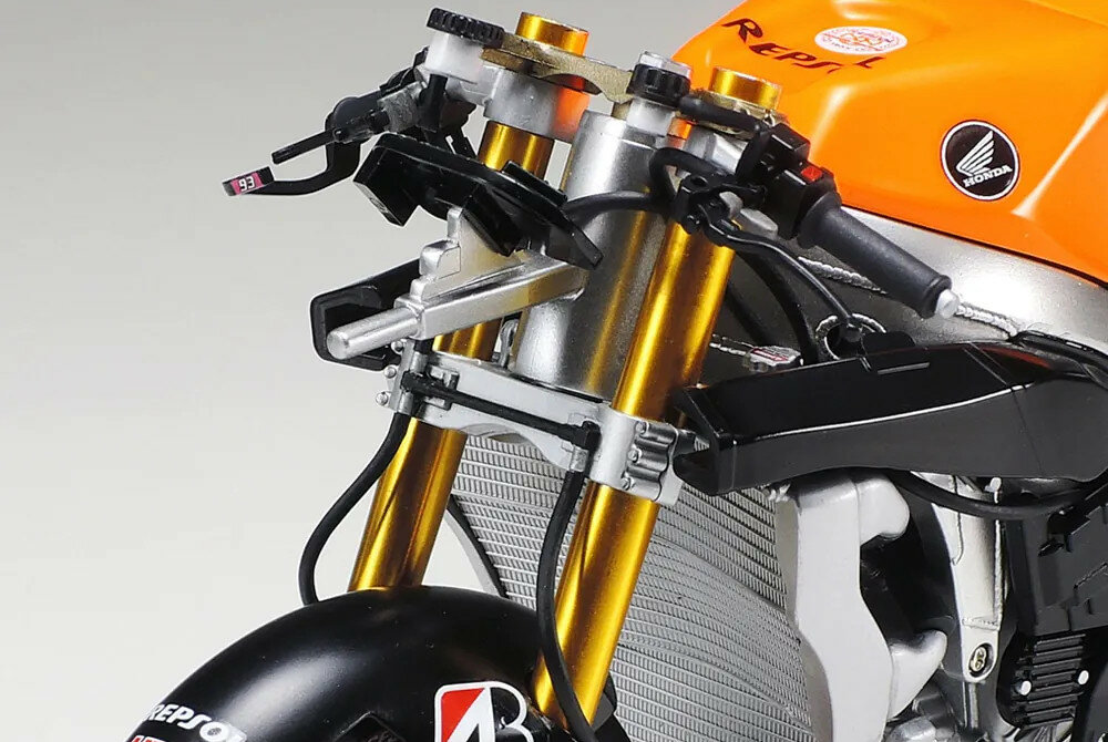 Tamiya 12667 Honda RC213 V&#039;14 Front Fork 1/12
