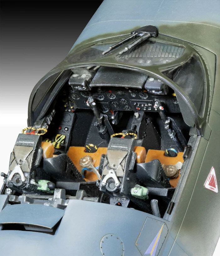 Revell 03786 Hawker Hunter T.7/T.7A 1/32