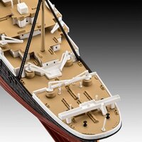 Revell 05599 RMS Titanic + 3D Iceberg Puzzle Diorama 1:600