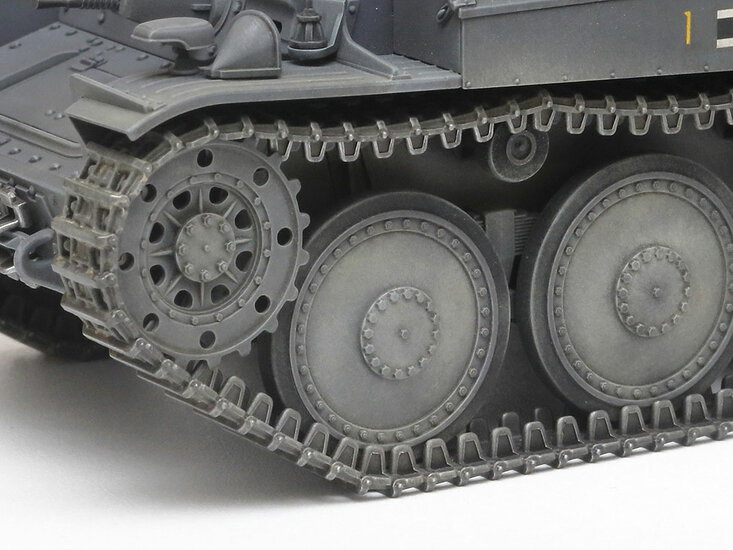 Tamiya 35369 German Light Tank Panzerkampfwagen 38(t) Ausf.E/F 1/35