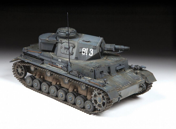 Zvezda 3641 German Medium Tank Panzer IV Ausf.E 1/35