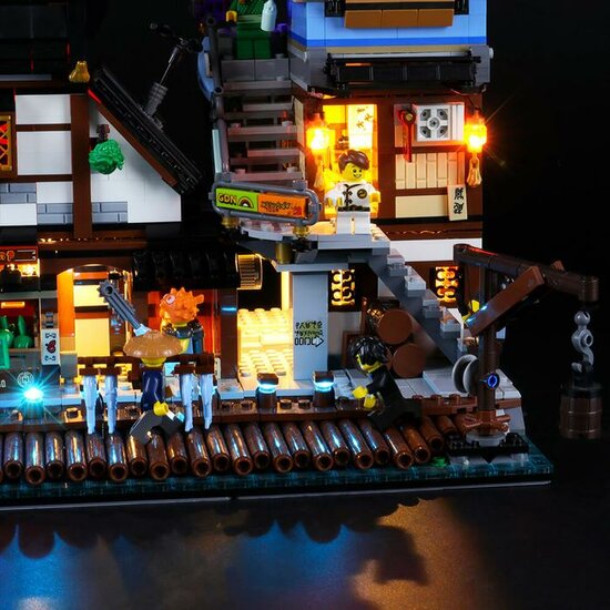 LEGO 70657 Ninjago City Haven met LED Verlichting