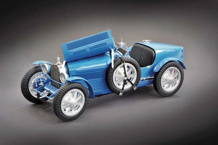 Italeri 4713 Bugatti Type 35B Roadster 1/24