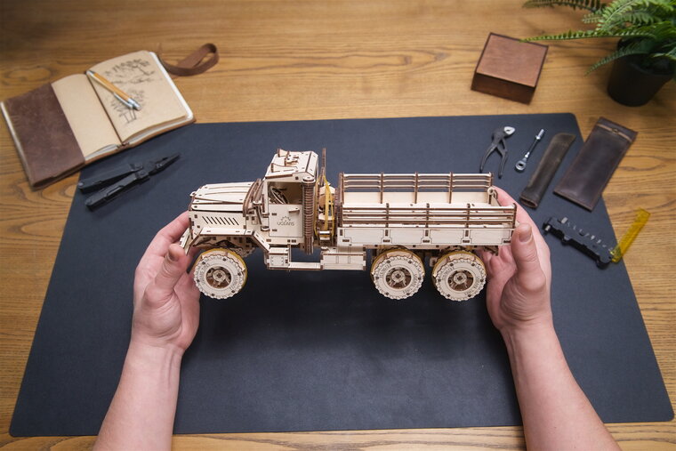 UGears Vrachtwagen Cargo Truck #70253