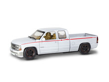 Revell 14538 1999 Chevy Silverado Custom Pickup 1:25