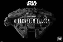 Bandai Star Wars Millennium Falcon 1:72