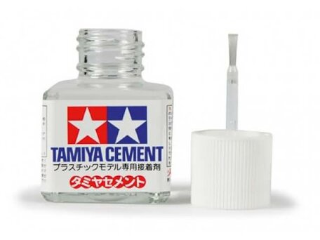 Plastic Lijm: Tamiya Cement