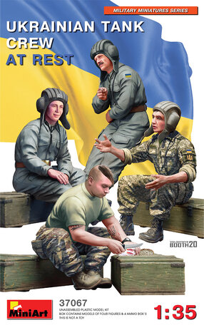 MiniArt Ukrainian Tank Crew at Rest 1:35