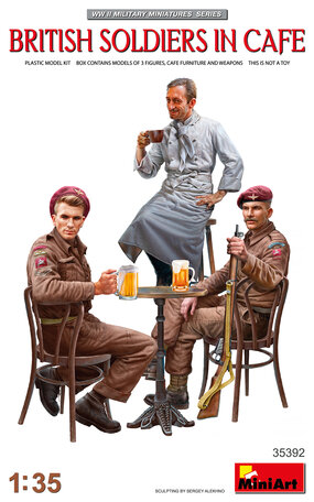 MiniArt British Soldiers In Cafe 1:35