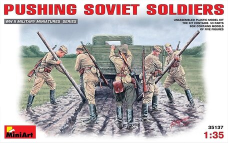 MiniArt Pushing Soviet Soldiers 1:35