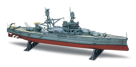 Revell USS Arizona Battleship 1:426